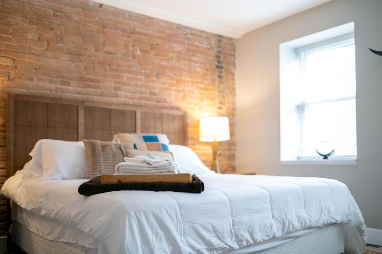 Wild West Getaway Apartment Saint Charles Exterior photo