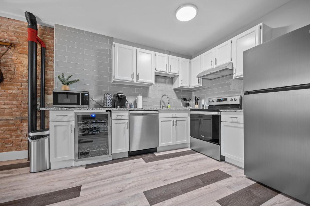 Wild West Getaway Apartment Saint Charles Exterior photo